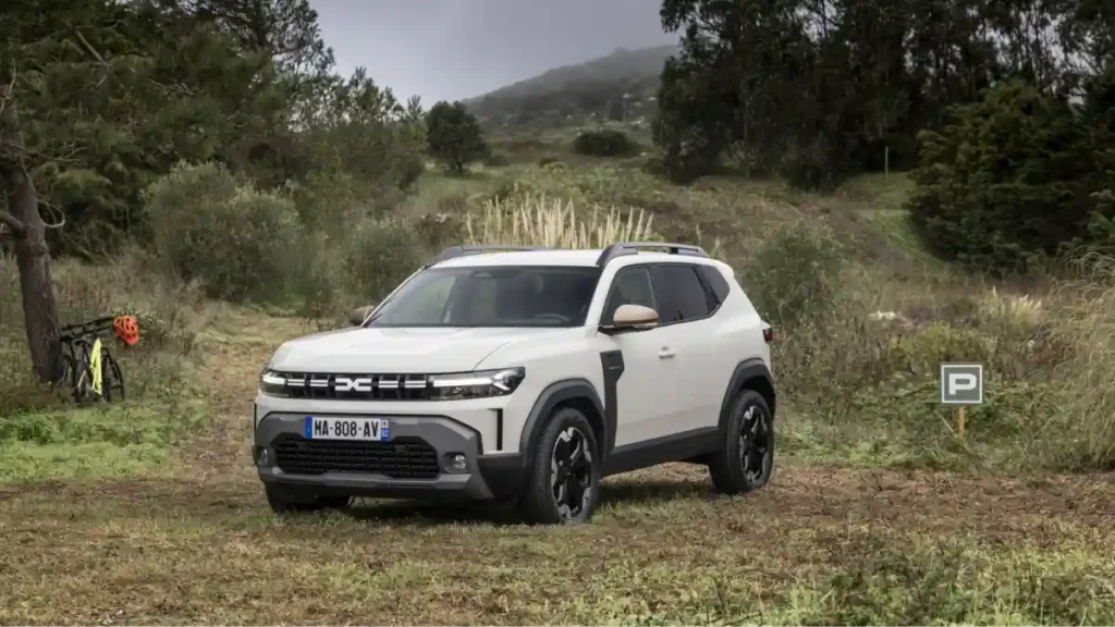 copertina dacia duster listino